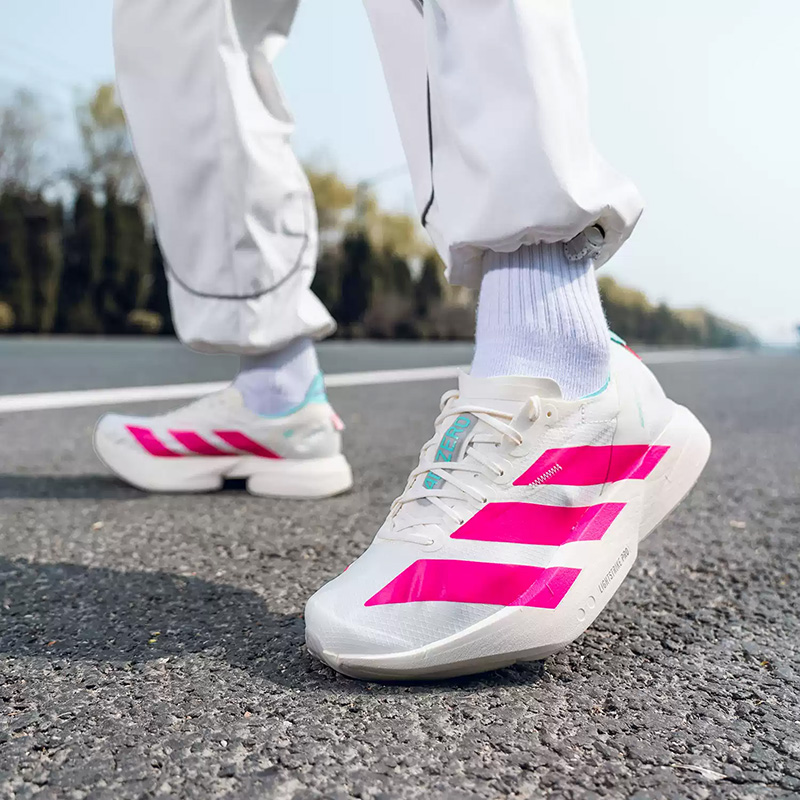 أحذية رياضية خفيفة الوزن من أد - مراجعة Men'S Shoes Half Cut وسعره