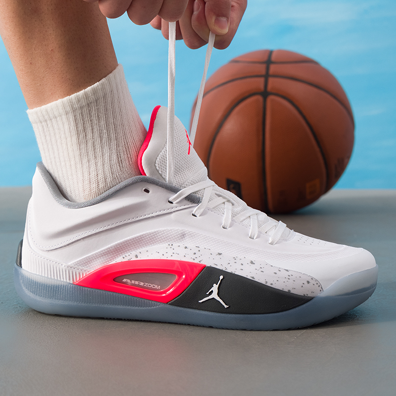 أحذية نايك للرجال جوردن زايون  - مراجعة Men Shoes Jordan 4 وسعره